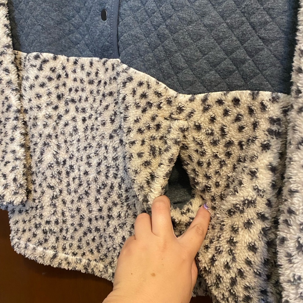 Maurices Soft Pullover - Picture 4 of 4
